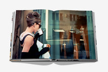 Cargar imagen en el visor de la galería, 5th Avenue - 200 Years of Stories &amp; Legends