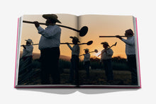 Cargar imagen en el visor de la galería, The Art of Tequila - Spirit of Mexico